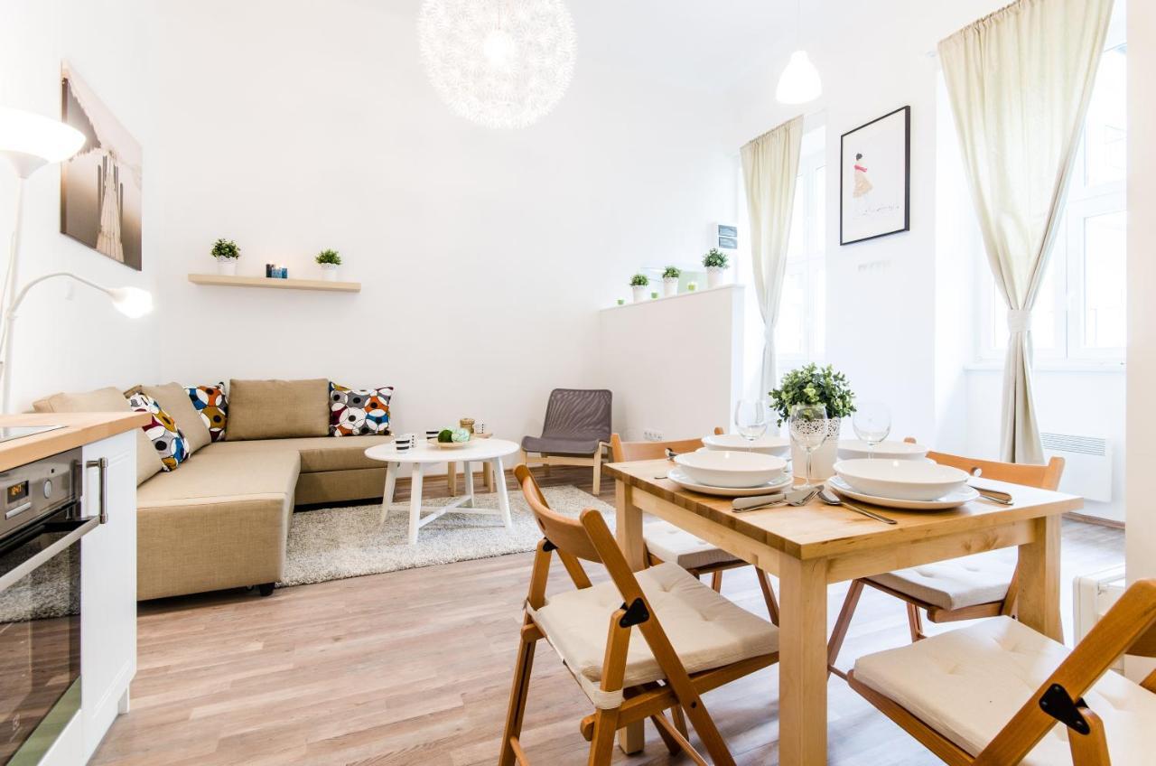 N28 Deluxe Apartment บูดาเปสต์ ภายนอก รูปภาพ